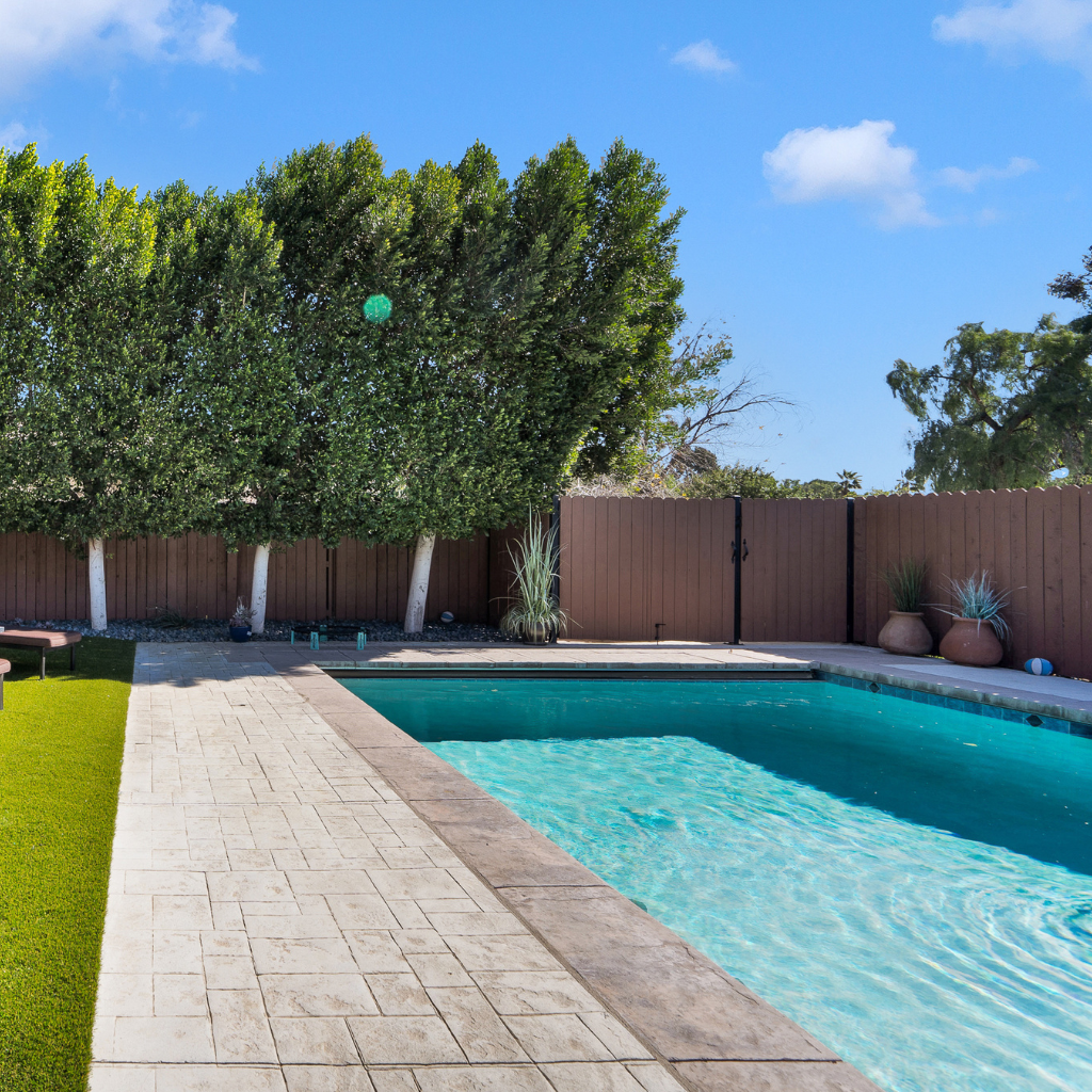 Pool construction Los Angeles